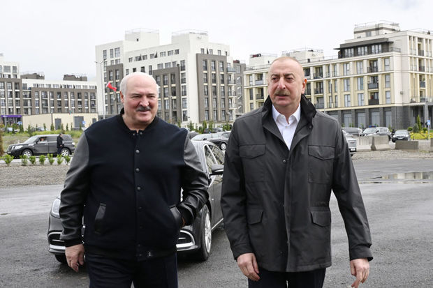 azerbaycan-ve-belarus-prezidentleri-fuzulinin-bas-plani-ile-tanis-olublar-foto